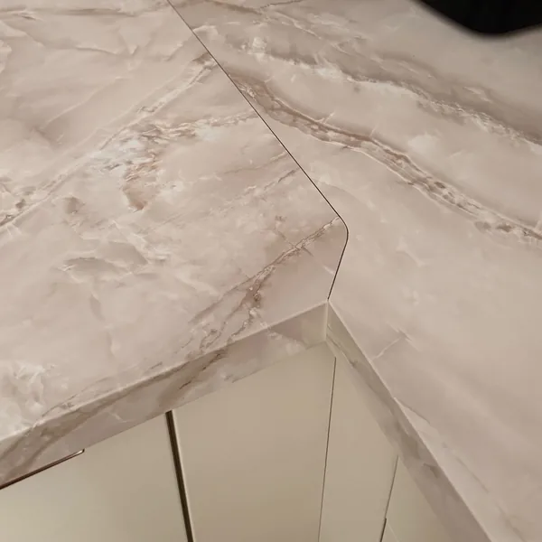 Mitred corner detail of the worktop