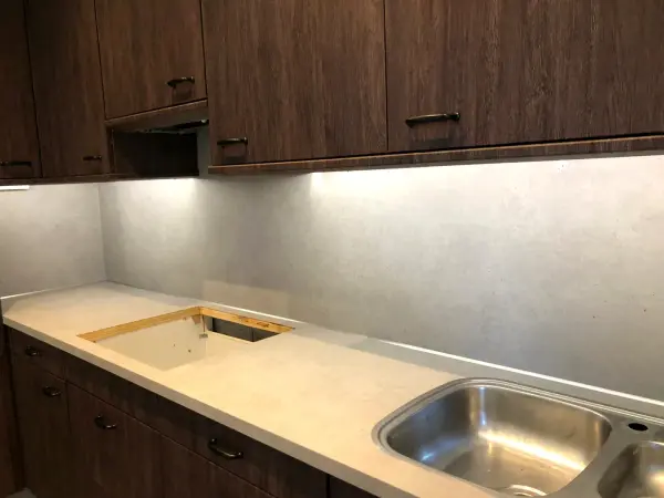 After: worktop with sink and a cut-out for the hob
