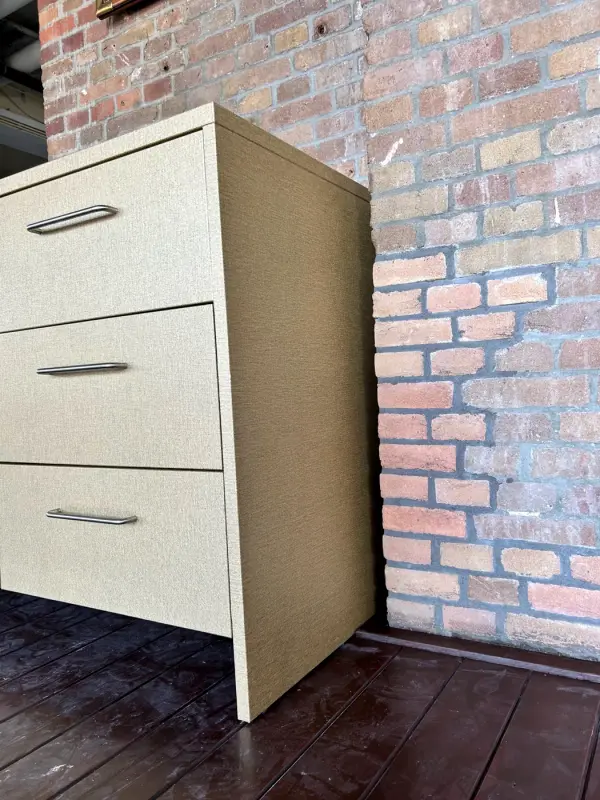Side of the chest of drawers
